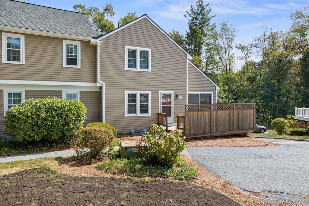Property Photo:  134 Russet Ln 134  MA 01719 