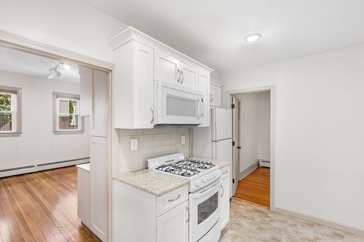 Property Photo:  31 Hunting St 1  MA 02141 