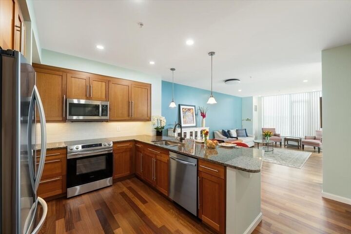 Property Photo:  10 Nouvelle Way T923  MA 01760 