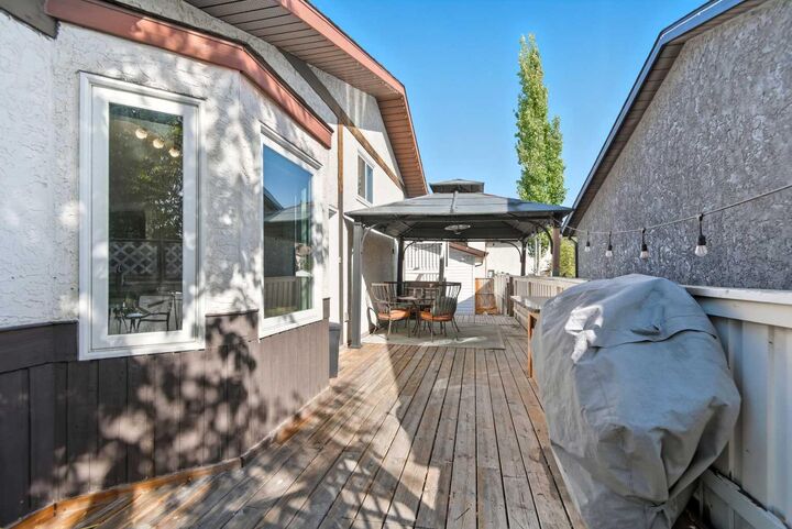 Property Photo:  65 Chappel Drive  AB T4P 2R6 