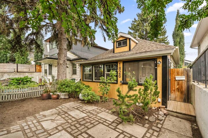 1826 28 Avenue SW  Calgary AB T2T 1J8 photo