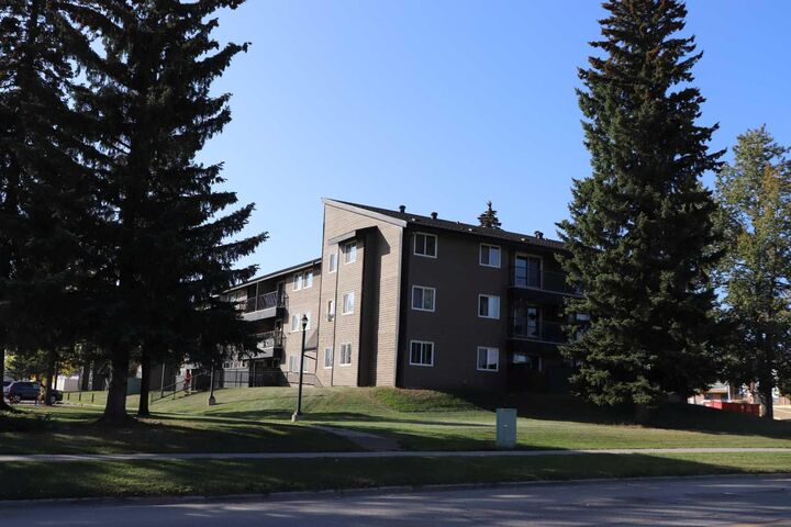 Property Photo: 5611 10 Avenue 201A AB T7E 1R4