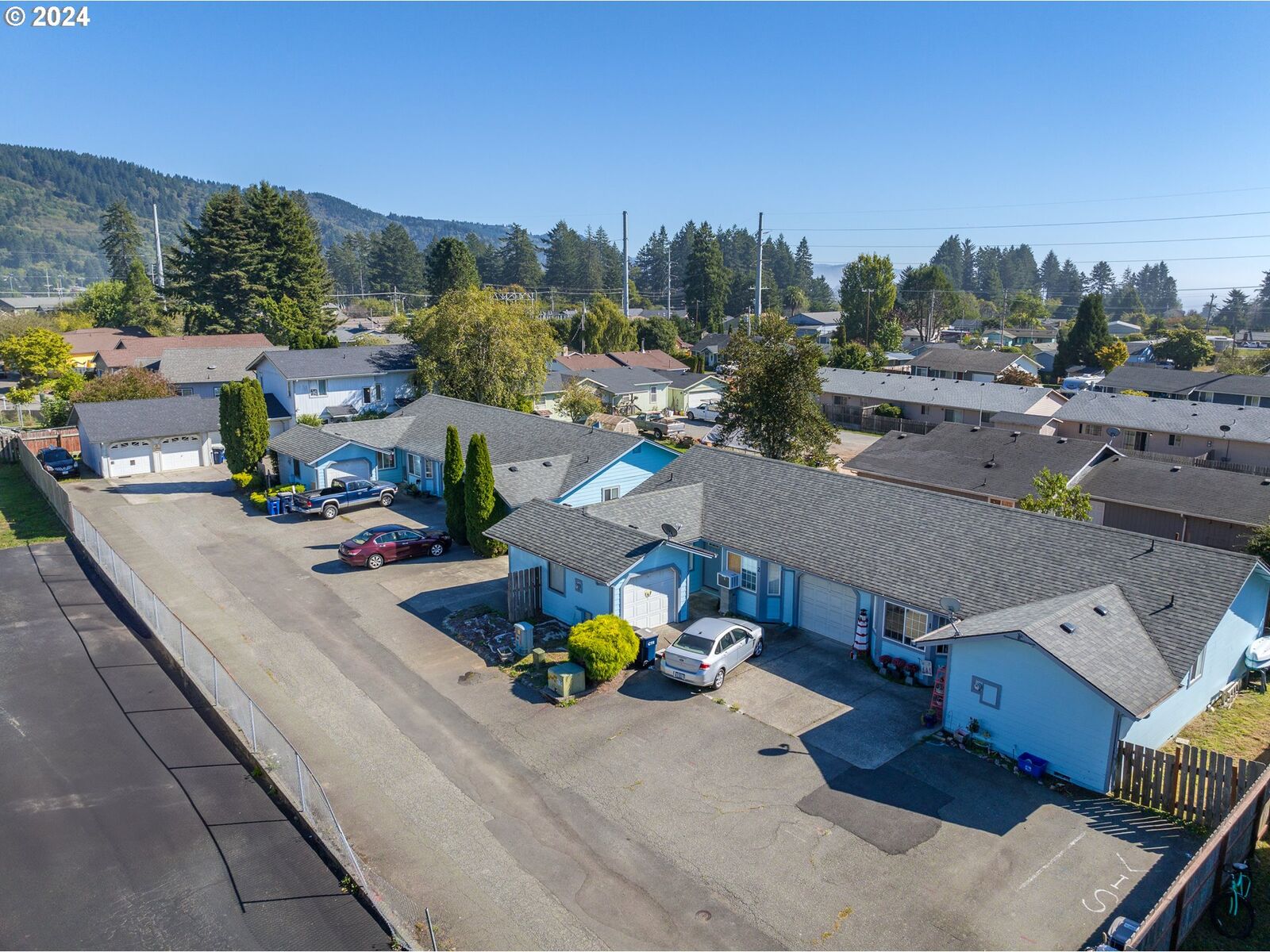 Property Photo:  716 Pioneer Rd  OR 97415 