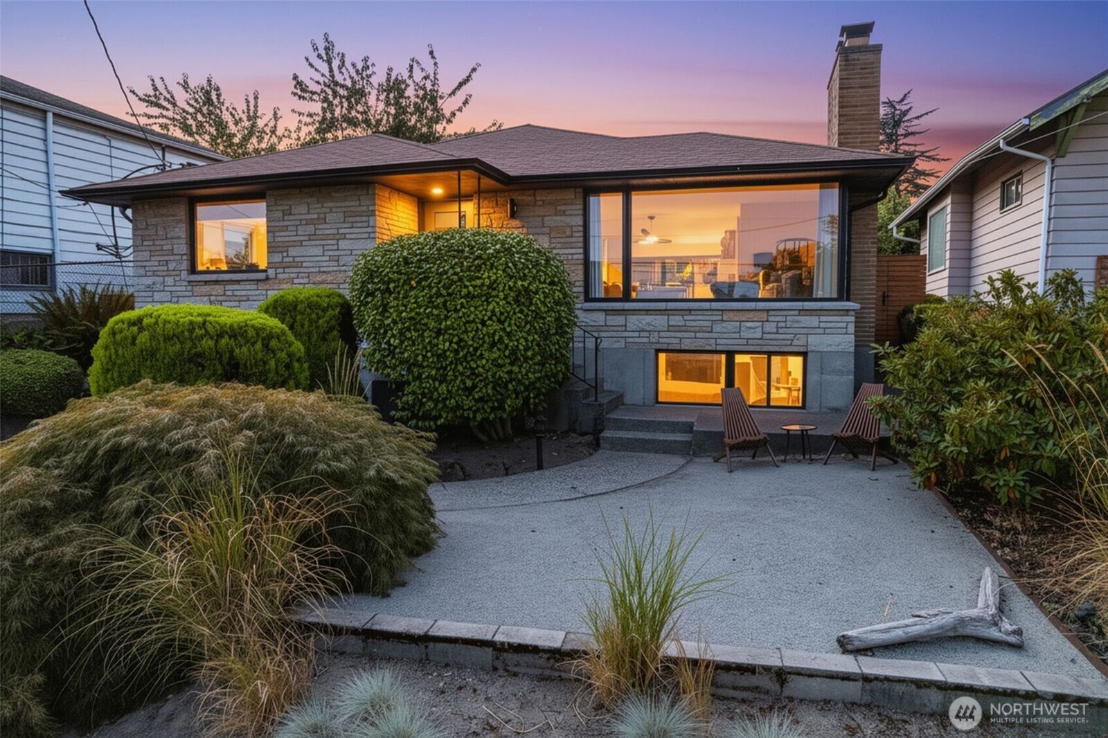 Property Photo:  2817  19th Avenue S  WA 98144 