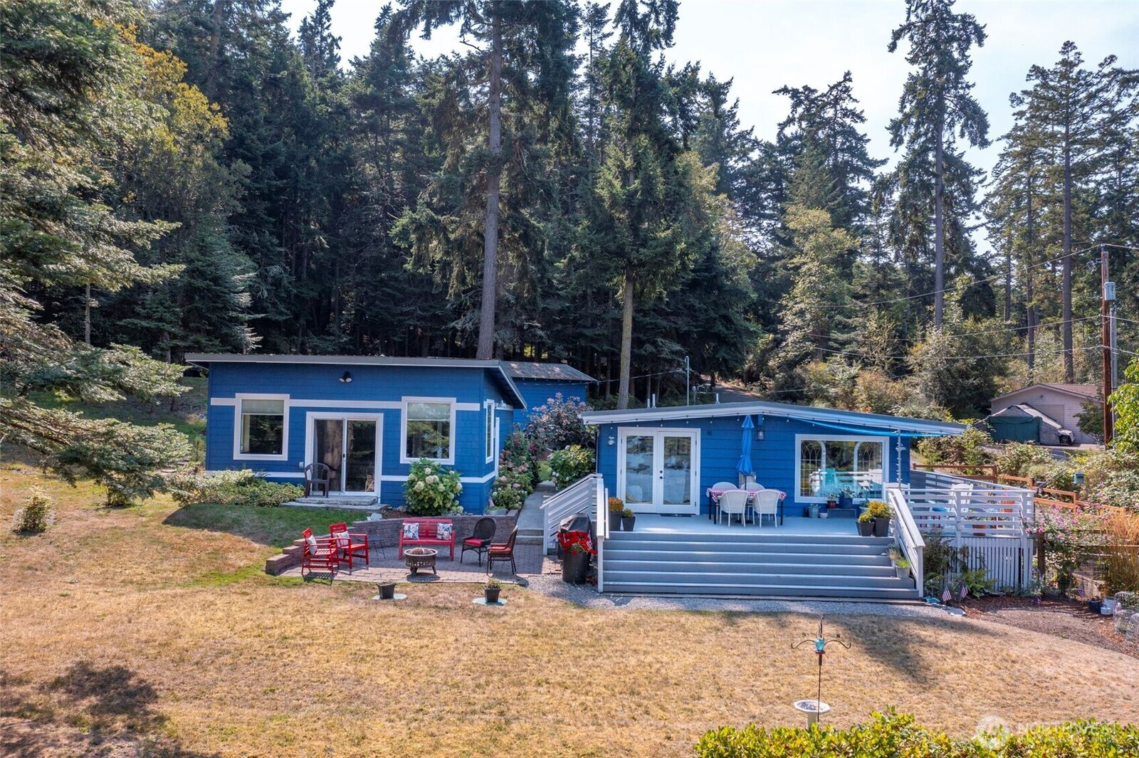 Property Photo: 1105 NE Moore Place WA 98239