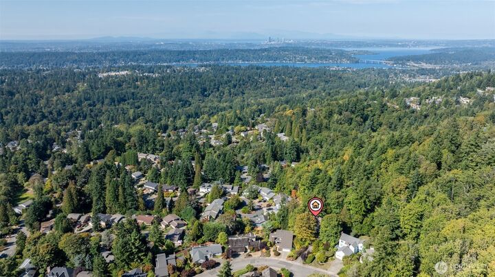 Property Photo:  5709  143rd Place SE  WA 98006 
