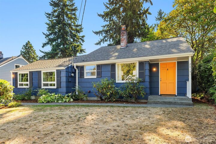 Property Photo:  2015 N 143 Street  WA 98133 