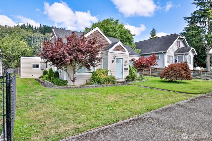 Property Photo:  2621  Sumner Avenue  WA 98550 