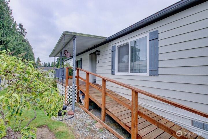 Property Photo: 920 Maple Lane 3 WA 98284