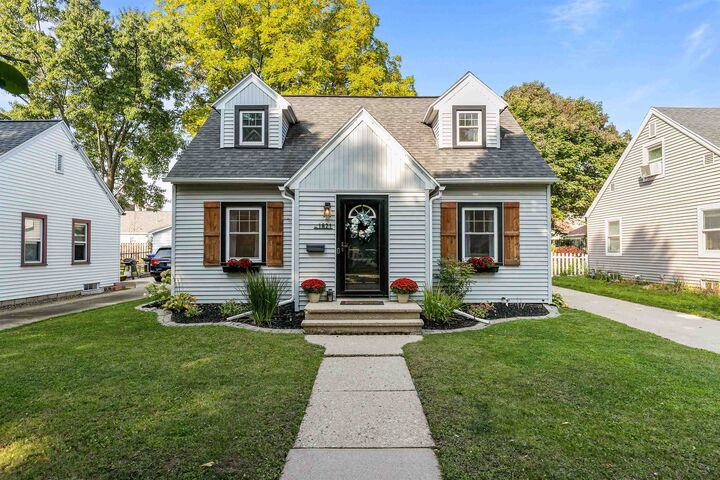 Property Photo: 1821 N Harriman Street WI 54911-2722