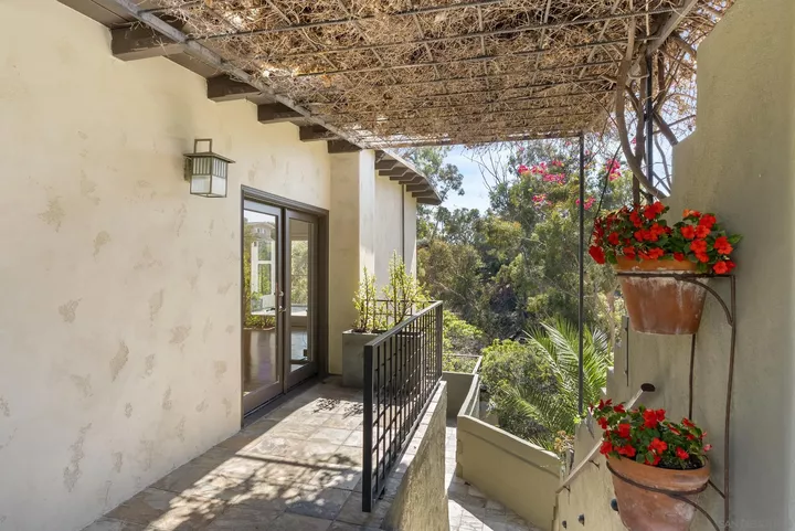 Property Photo: 3078 Quince St CA 92104