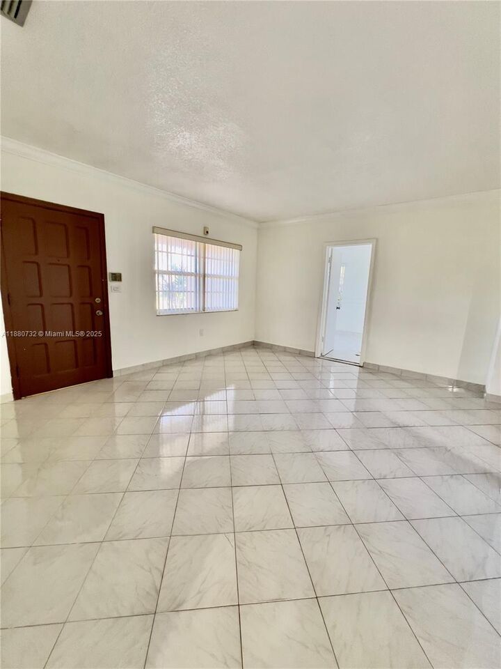 Property Photo:  2101 SW 81st Ave  FL 33155 