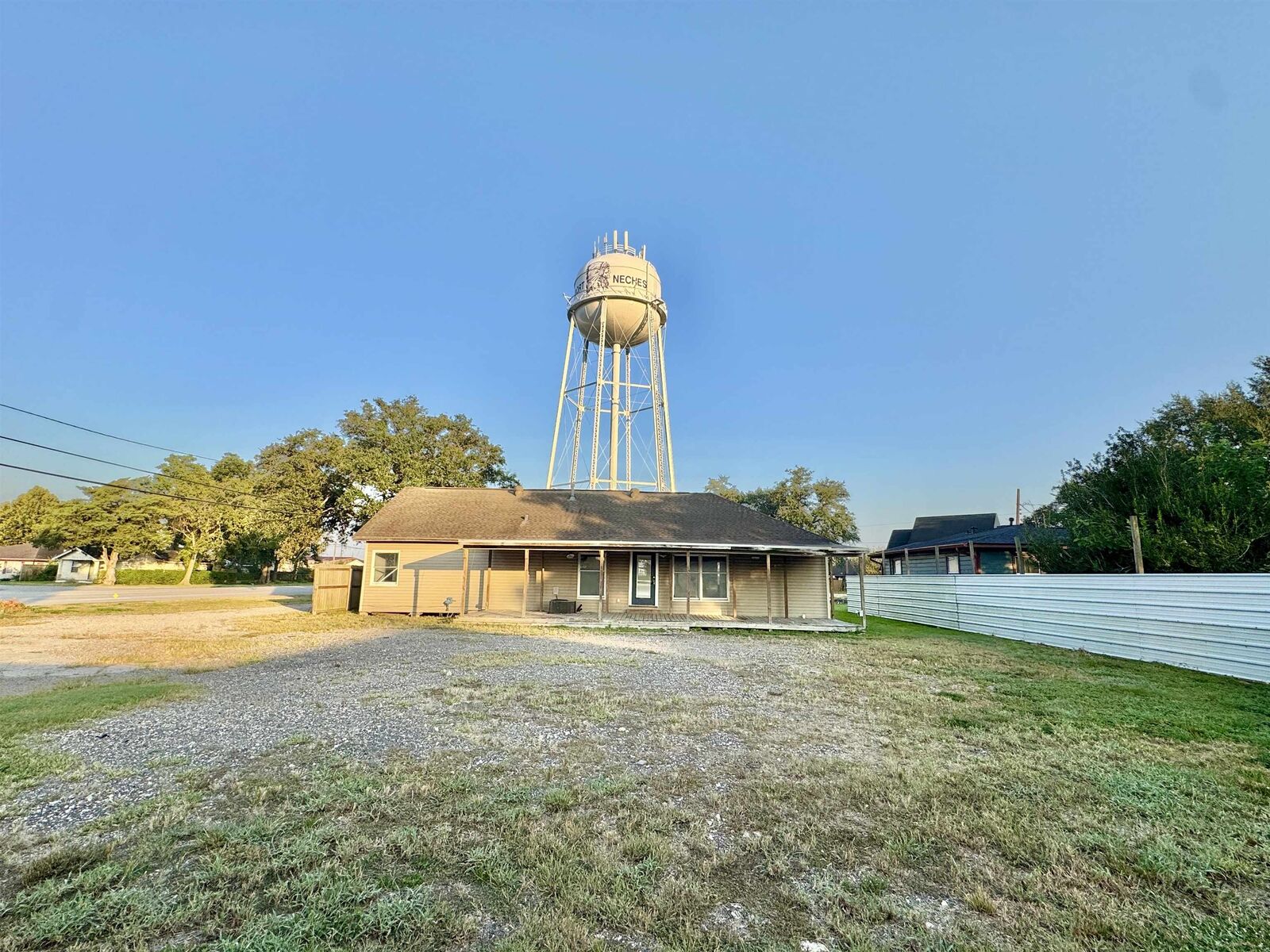 Property Photo:  2113 2nd St  TX 77651 