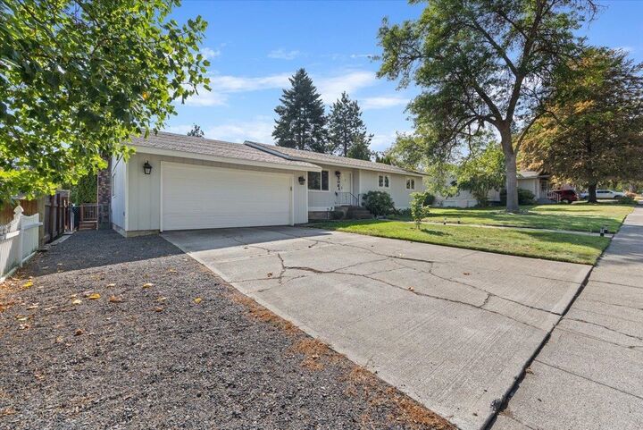 Property Photo:  3308 E 35th Ave  WA 99223 