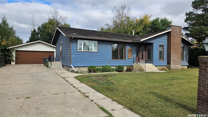 Property Photo:  205 1st Street W  SK S0K 2L0 