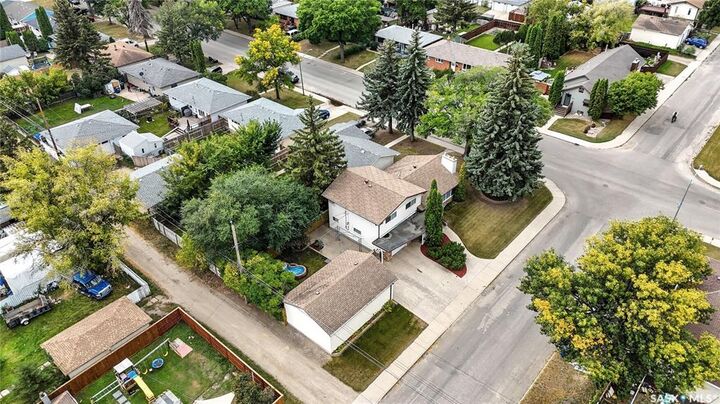 Photo de la propriété: 402 Witney Avenue S SK S7L 3M7