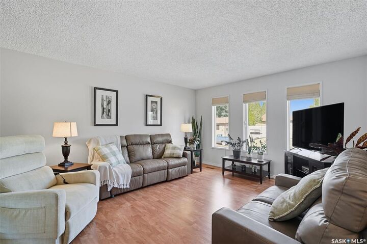 Property Photo: 509 Nesbitt Lane SK S7L 6T5