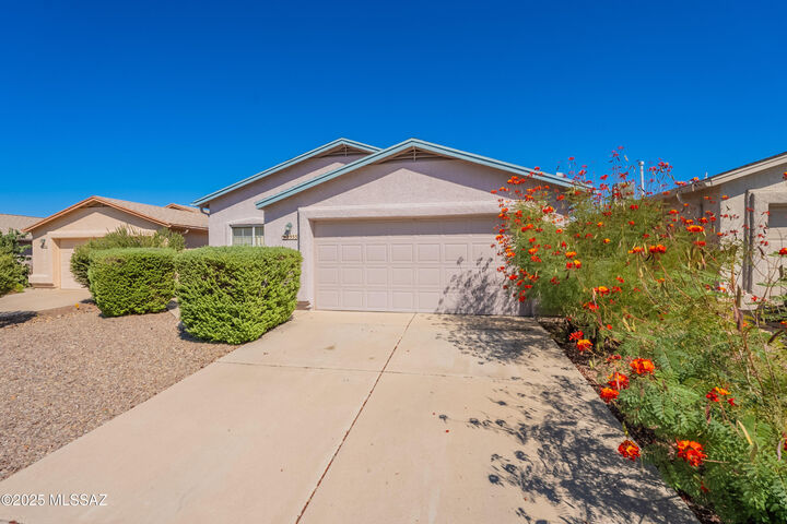 Property Photo:  8955 E Weyburn Drive  AZ 85730 