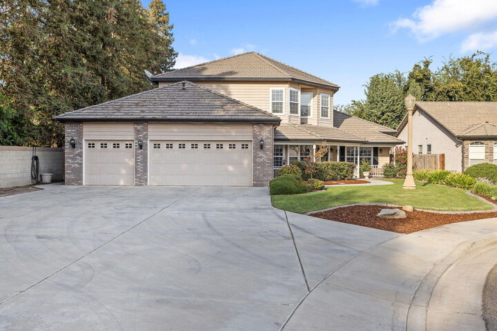 Property Photo:  3024 S Byrd Street  CA 93292 