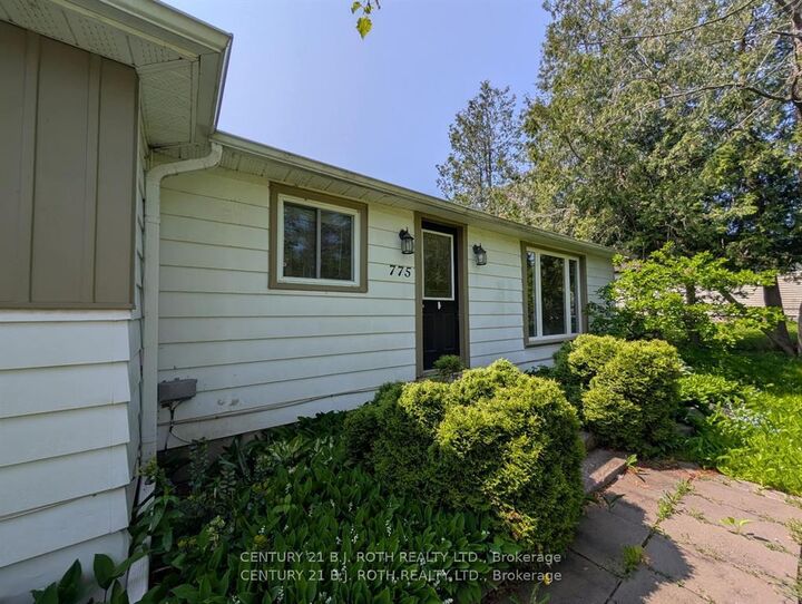 Property Photo:  775 James Street  ON L9S 2G6 