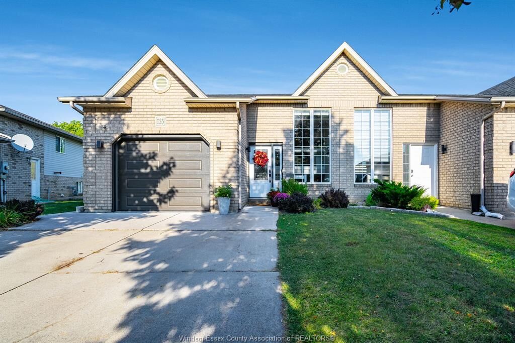 Property Photo:  135 Sturgeon Meadows Avenue  ON N8H 5L1 