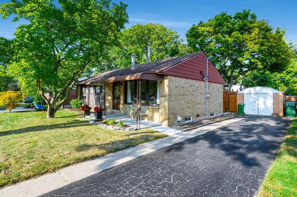 Property Photo:  3260 Everts Ave  ON N9E 2V8 