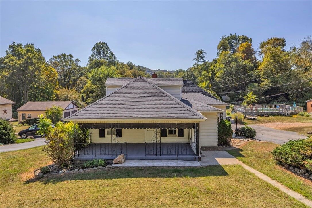 Property Photo: 1517 Wampum Rd PA 16117