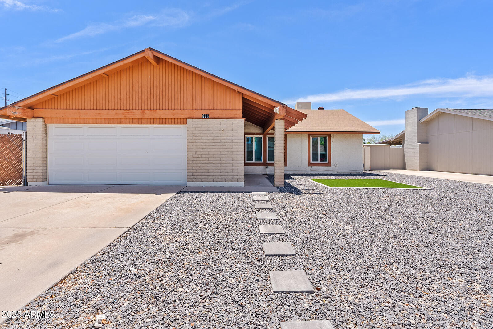 Property Photo:  803 E Carmen Street  AZ 85283 