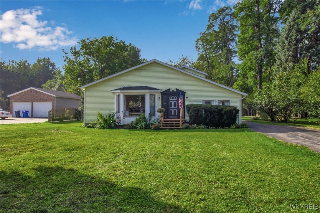 Property Photo: 5804 Tonawanda Creek Road NY 14094