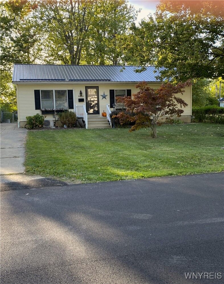 Property Photo: 5862 Lakeview Terrace NY 14085
