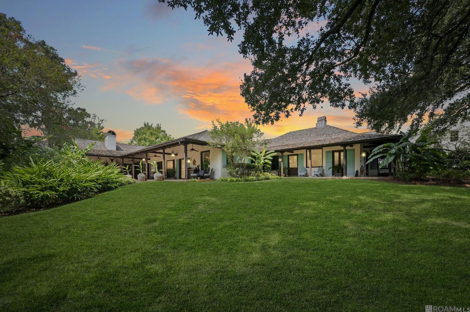 Property Photo:  1525 Brame Dr  LA 70808 