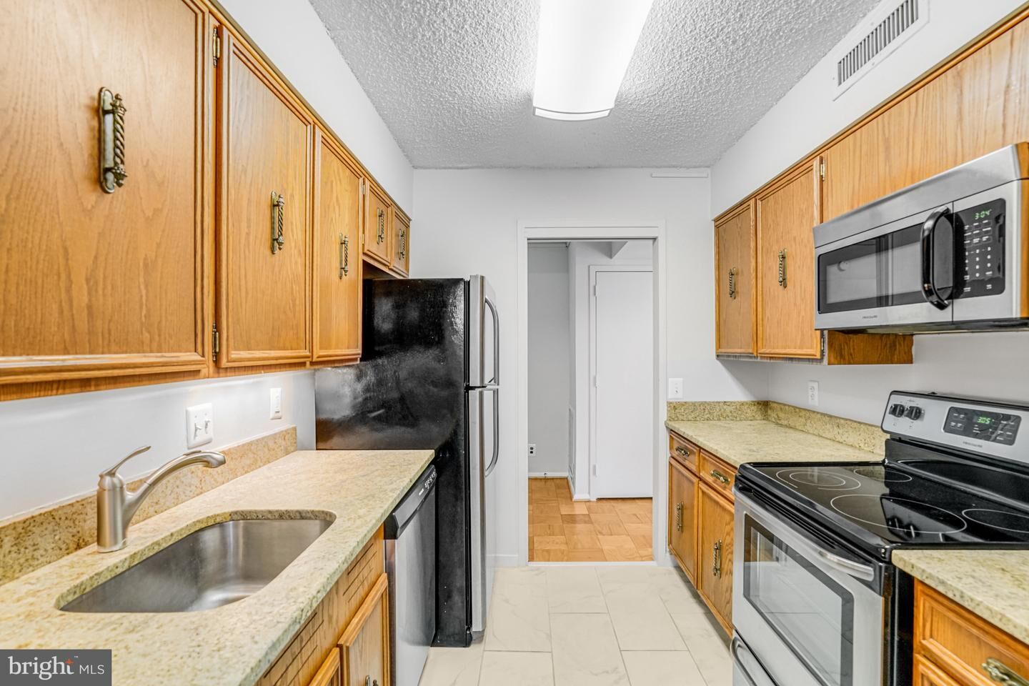 Property Photo:  3800 Fairfax Drive 107  VA 22203 