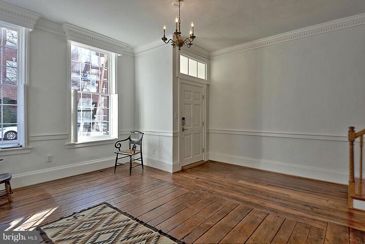 Property Photo:  215 Prince Street  VA 22314 