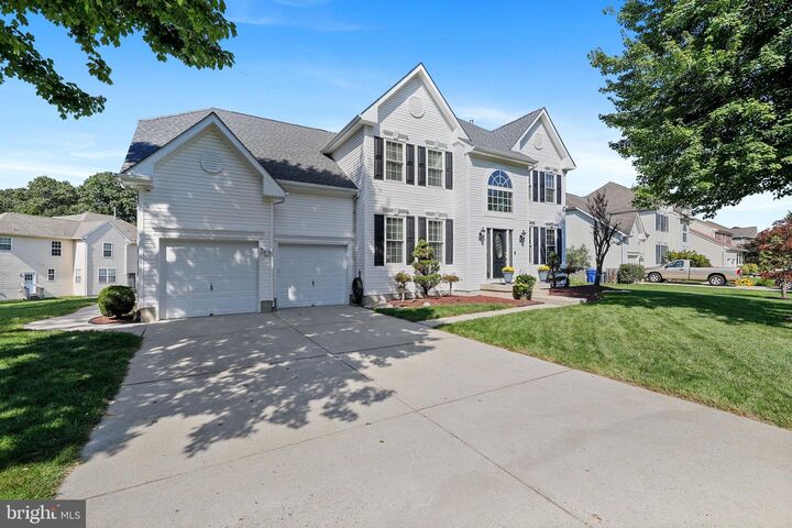 Property Photo:  74 Creekwood Drive  NJ 08505 
