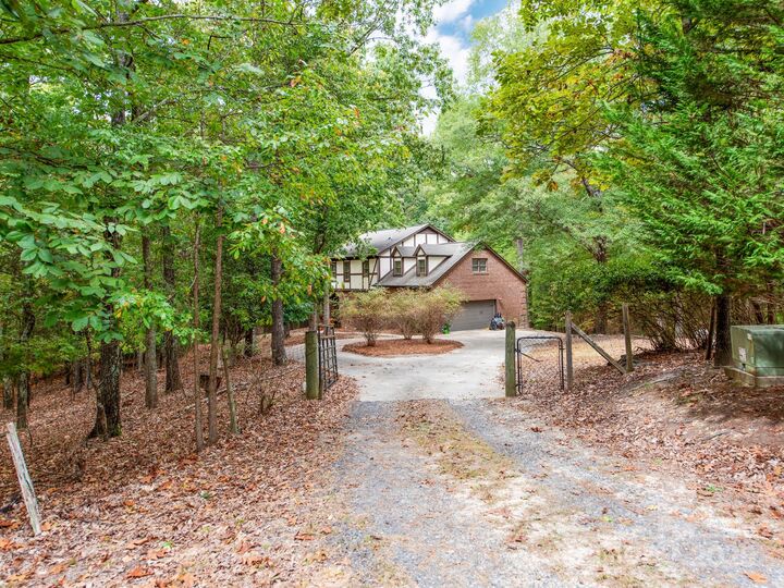 Property Photo:  17222 Green Hill Road  NC 28278 