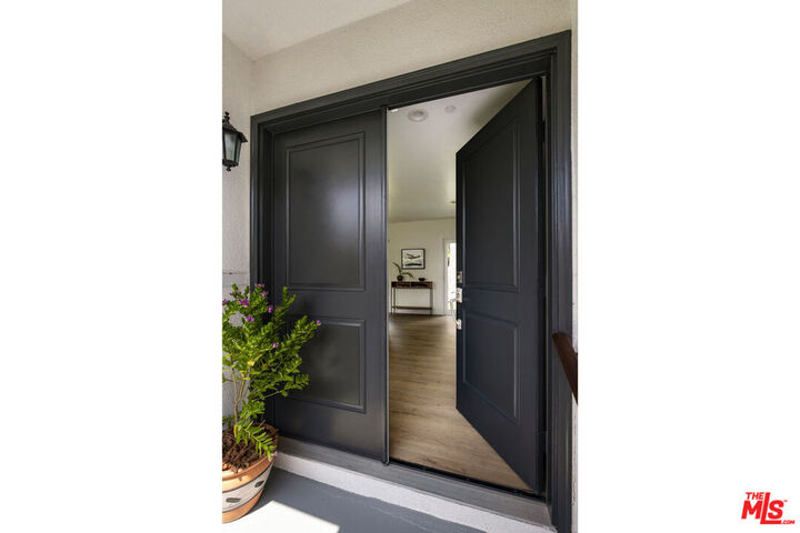 Property Photo:  1035 N Hudson Ave  CA 91104 