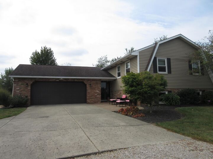 Property Photo:  1906 Seminary Road  OH 43056 