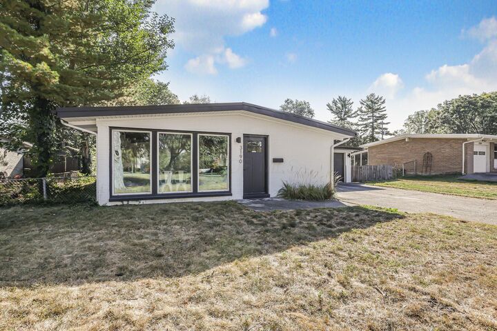 Property Photo: 3190 Kioka Avenue OH 43221