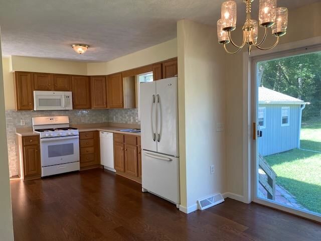 Property Photo:  323 E Pacific  NJ 08251-2637 