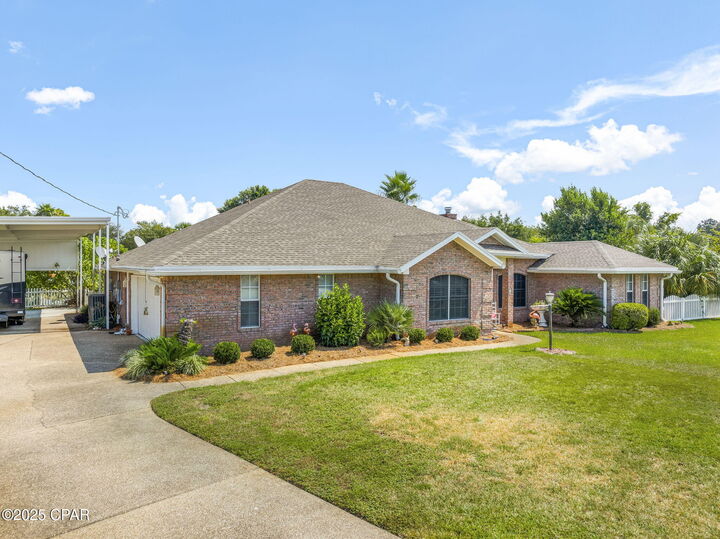 Property Photo:  2902 Kingswood Drive  FL 32405 