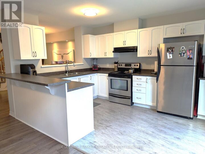 Property Photo:  146 Harmattan Avenue  ON K2S 0G3