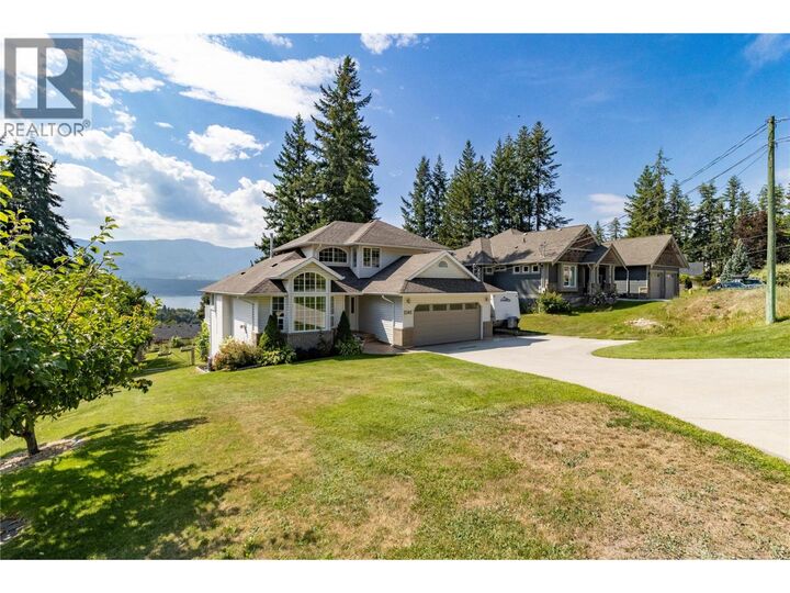Property Photo:  2541 25 Street Northeast  BC V1E 2Z7 