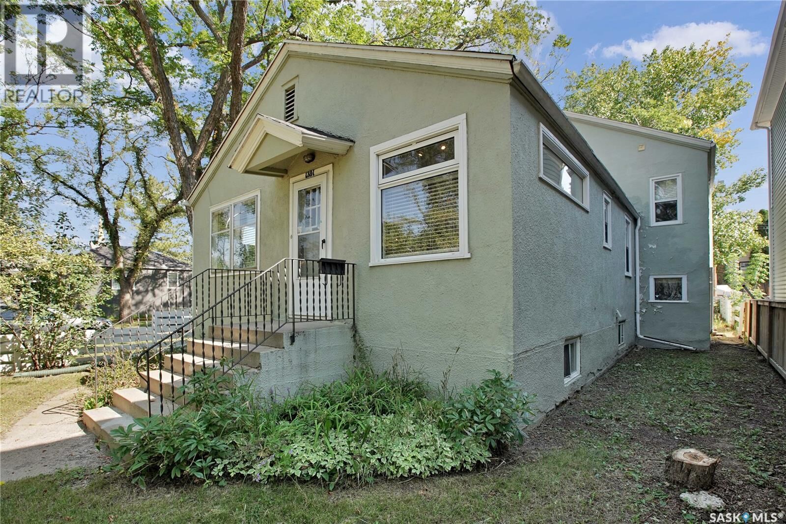 Property Photo:  1301 Broadway Avenue  SK S7H 2A5 