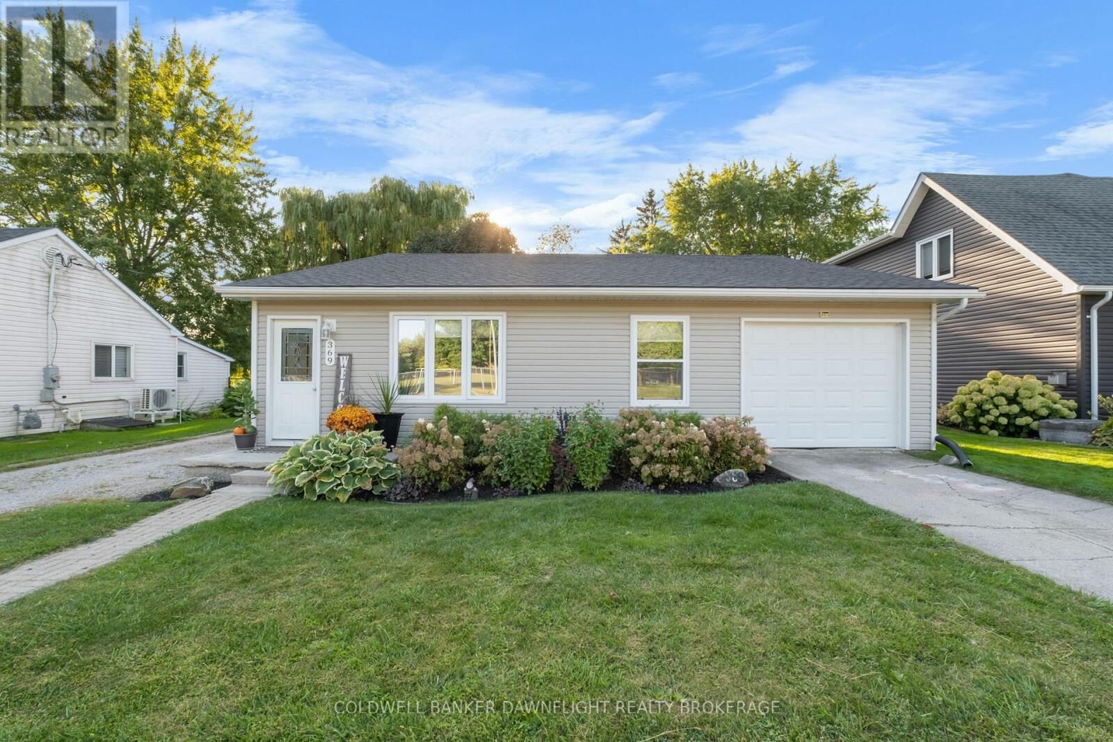 Property Photo:  369 Marlborough Street  ON N0M 1S2 