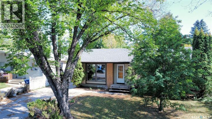 Property Photo:  352 Carleton Drive  SK S7H 4C1 