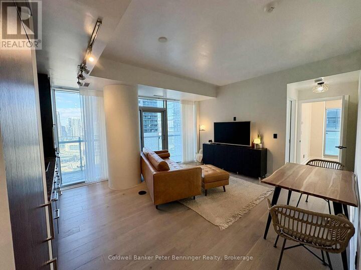 Photo de la propriété: 14 York Street 2308 ON M5J 0A9