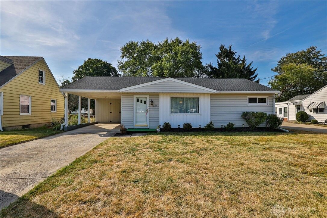 Property Photo:  1227 Ellen Drive  OH 45042 
