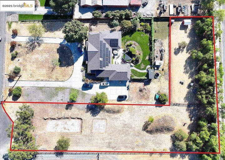 Property Photo:  536 Saddle Creek Ct  CA 94513 