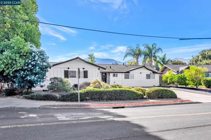 Property Photo:  1498 Delaware Dr  CA 94521