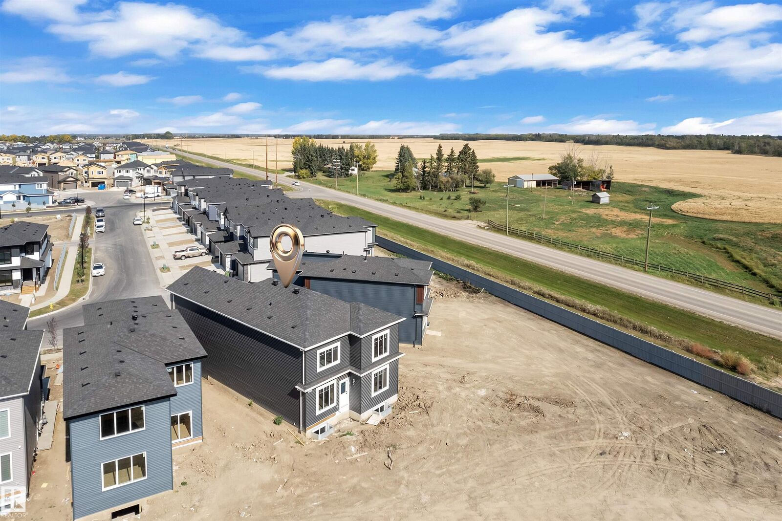 Property Photo:  3503 42 Avenue  AB T4X 3G4 